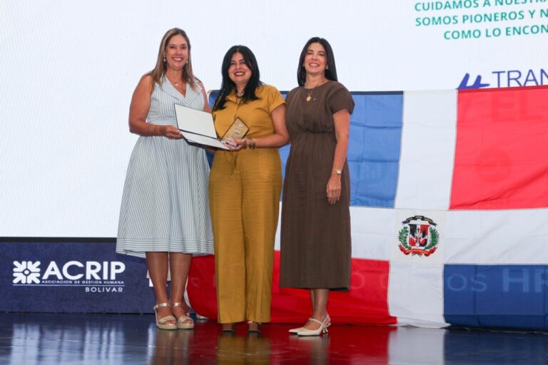 Grupo Puntacana recibe el Premio a la Excelencia Organizacional de la FIDAGH en el CIGEH 2025 celebrado en Cartagena de Indias