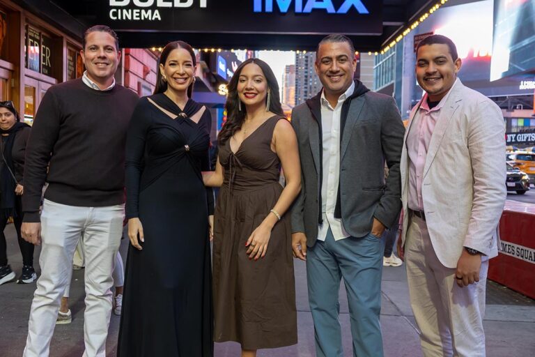 “Día 8” emociona y conquista Nueva York con un sold out en el Dominican Film Festival