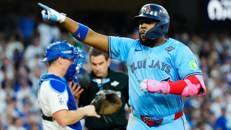 Toronto derrotó al equipo de los Dodgers y se colocó a una victoria para ganar la Serie Mundial