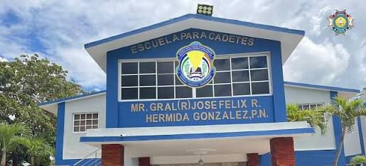 Oficial acusado de agresión sexual a excadete suspendido en mayo