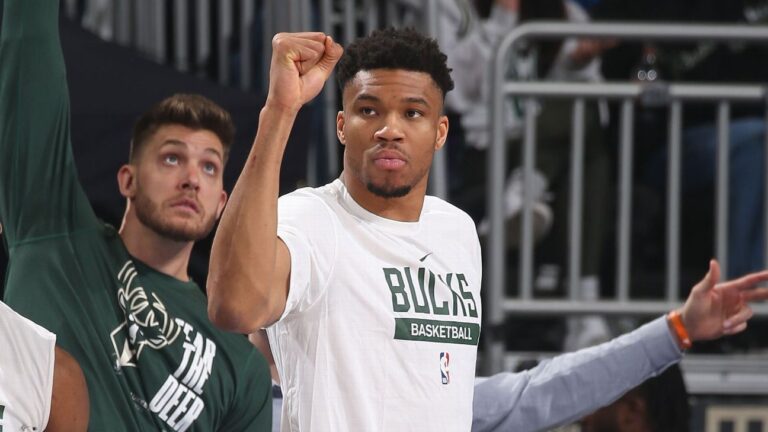 Giannis Antetokounmpo se integro a los entrenamientos de Milwaukee Buck tras superar el COVID-19