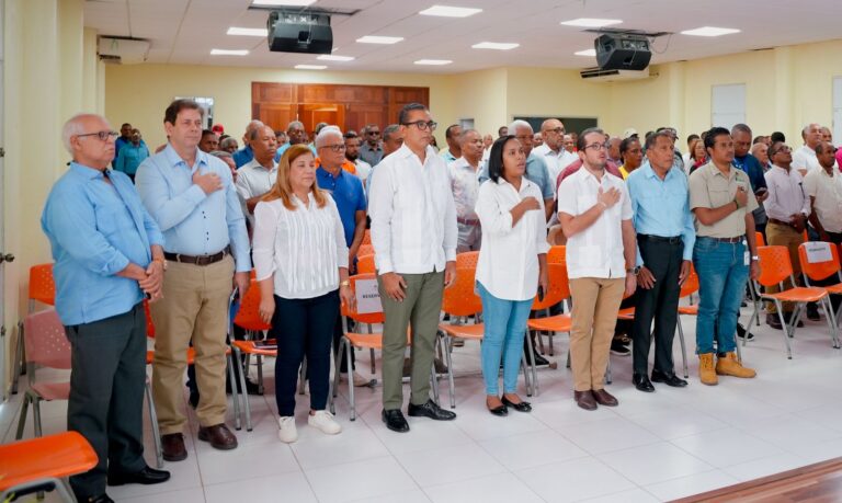 Gobierno impulsa tecnificación agrícola con fondo de RD$23.4 millones en Bahoruco e independencia
