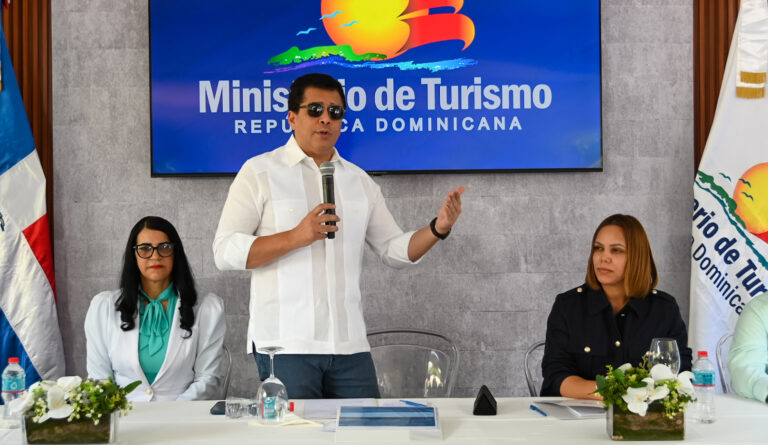 Turismo inicia reconstrucción del parqueAnacaona, en Constanza