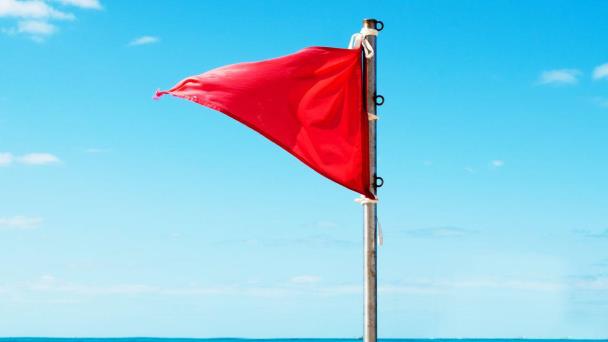 Comité de Prevención activa bandera roja en todas las playas de Puerto Plata por fuerte oleaje y corrientes peligrosas