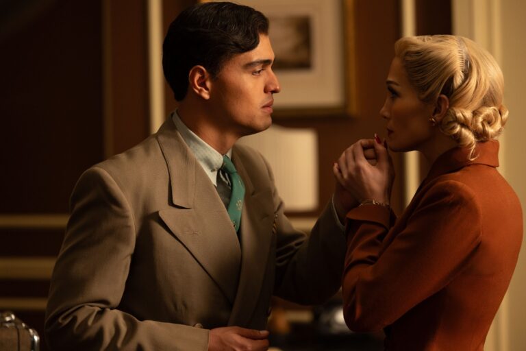 JLo: 'Kiss of the Spider Woman' grita por los latinos y queers "que están siendo atacados"