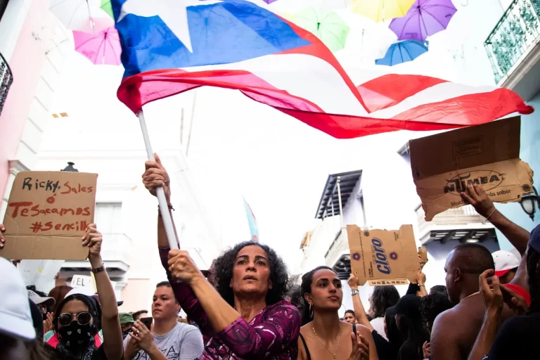 Puerto Rico se suma a las protestas contra las políticas autoritarias de Donald Trump