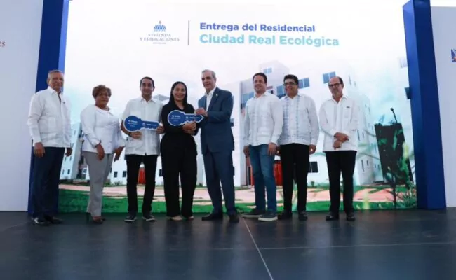 Presidente Abinader entrega 488 viviendas en SDE, Banreservas financia el proyecto de 2,024 unidades