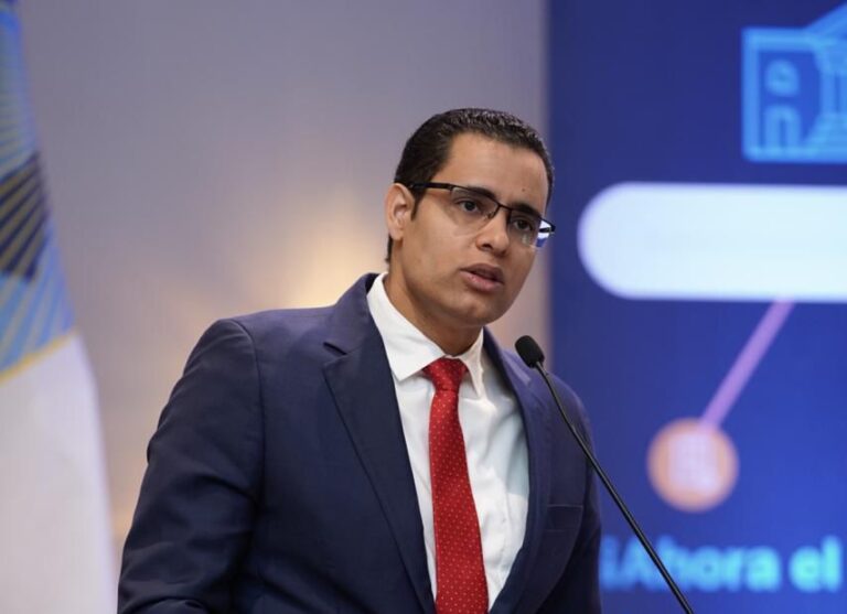 Juan Ariel Jiménez dice a Abinader que es falso que haya heredado deudas viejas de gobiernos anteriores