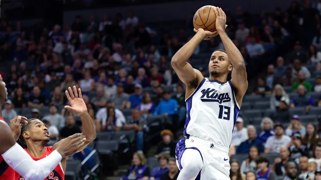 El jugador de Sacramento Kings Keegan Murray sufrió la rotura de un dedo y se perderá por los menos 10 partido