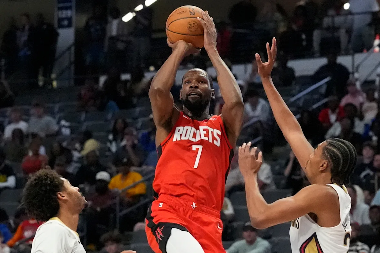 Kevin Durant firmó una extensión de contrato de dos años con el conjunto de los Rockets de Houston