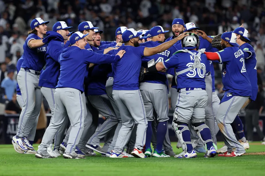 Los Azulejos de Toronto eliminan a los Yanquis y avanzan a la Serie de Campeonato de la Liga Americana