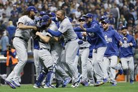 Los Dodgers de los Ángeles derrotaron a los Cerveceros de Milwaukee y lo colocan al borde de la descalificación