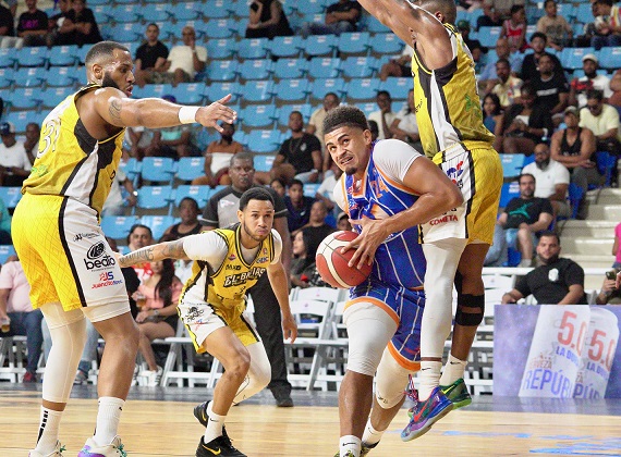 Huellas del Siglo se impuso al Rafael Barias y se mete en la lucha por la clasificación en el Basket del Distrito