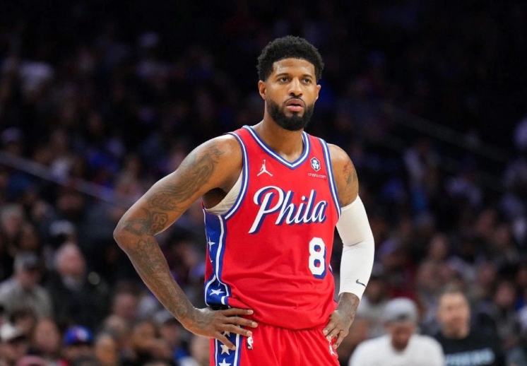 Paul George se perderá el inicio de la temporada debido a que se recupera de una operación en una rodilla