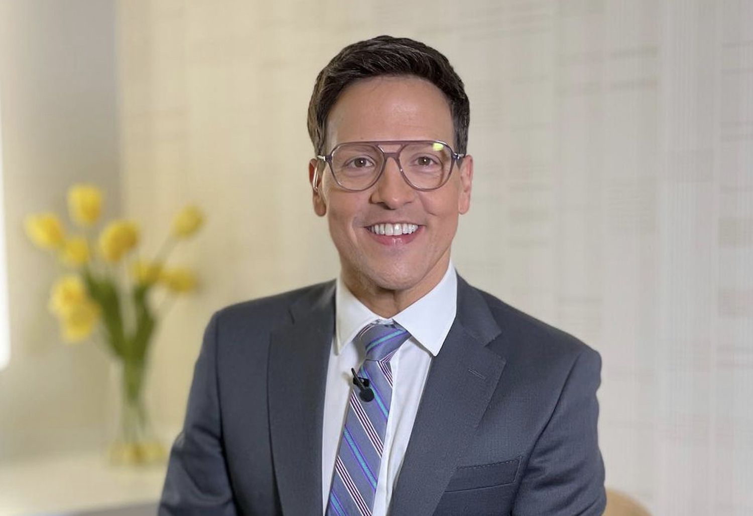 Presentador Raúl González revela que es gay: "Hoy me libero"