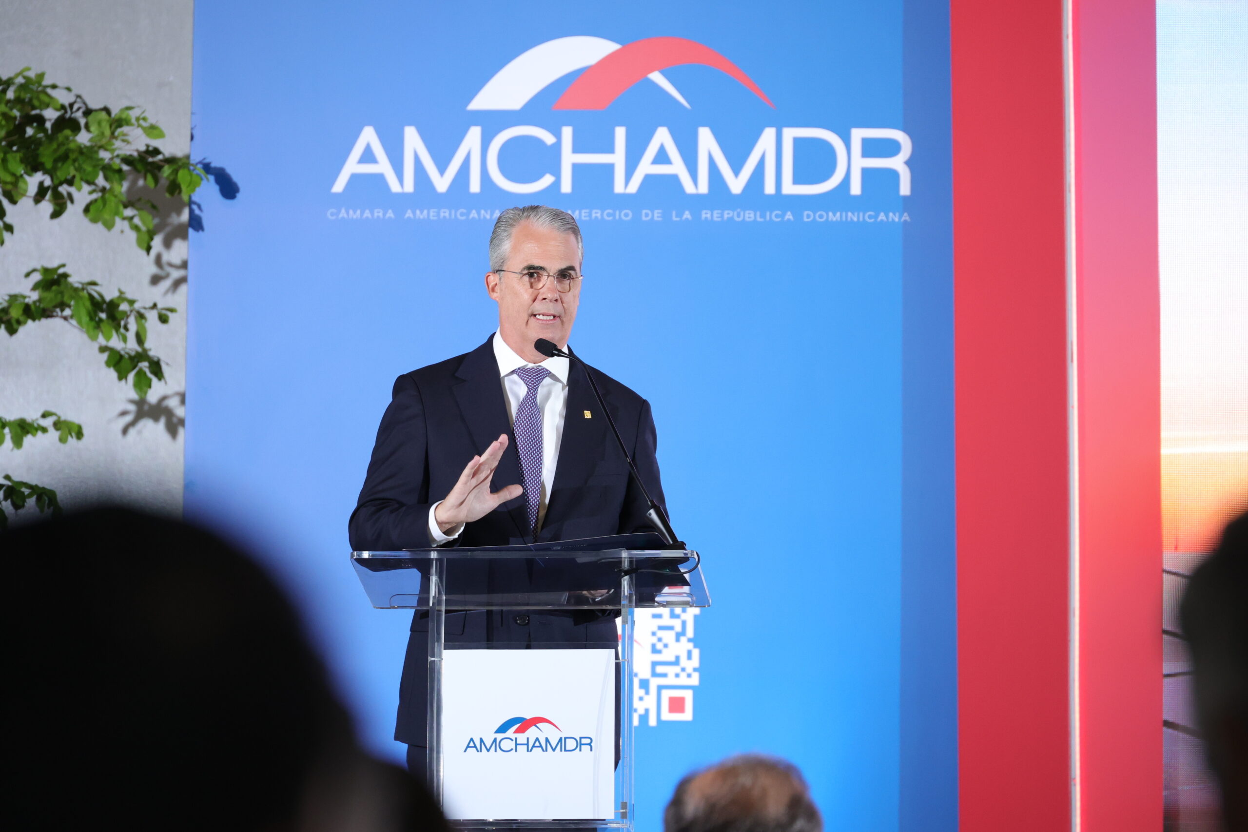 Presidente ejecutivo del Grupo Popular insta a fortalecer la competitividad, sostenibilidad y visión de futuro del país