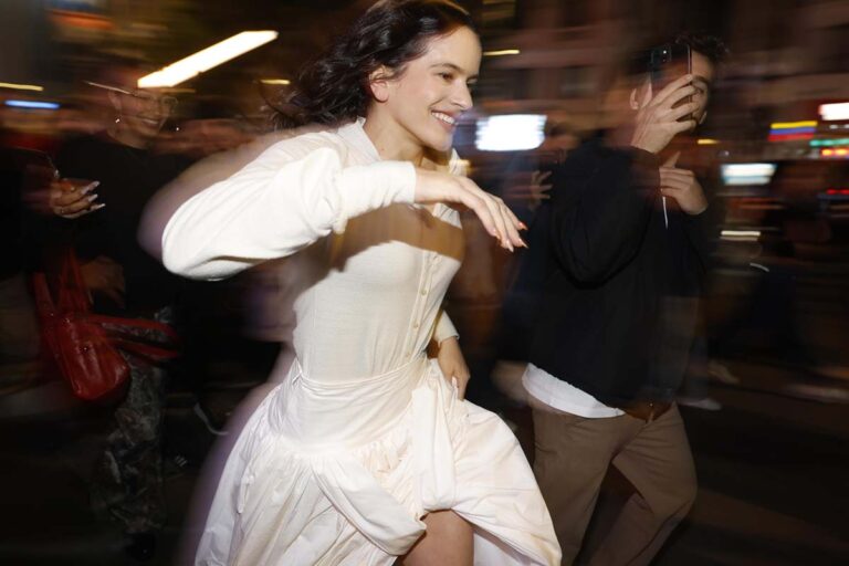 Video | Rosalía asegura en México que su nuevo disco está "inspirado" en las "mujeres santas"