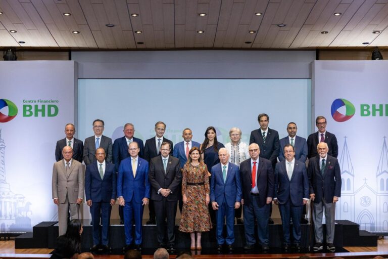 El BHD invierte RD$100 millones en la conservación del Ateneo Amantes de la Luz
