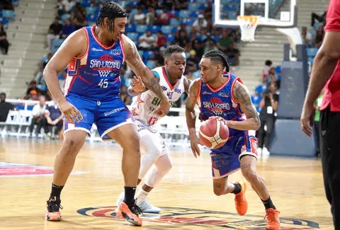 Victor Liz encestó 26 puntos en la victoria de San Lázaro ante el Millón en la continuación del Torneo de Basket del Distrito