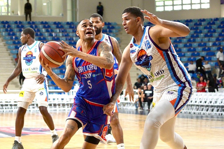 San Lázaro derrotó al combinado de Los Prados y pasó a ocupar el primer lugar del Torneo de Basket del Distrito