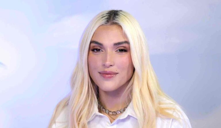 Elena Rose anuncia su primer álbum como solista, Bendito Verano