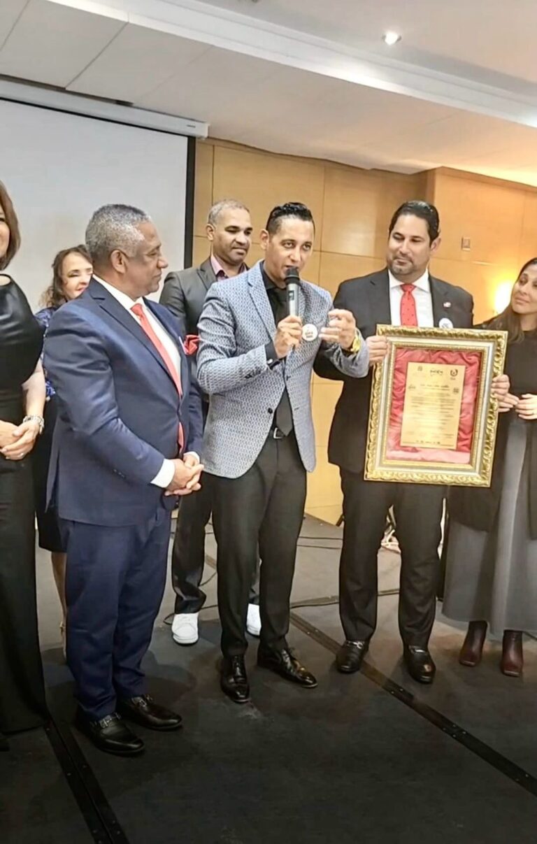 Tres reconocimientos en España exaltan la trayectoria del poeta y humanista dominicano Juan Colón Castillo