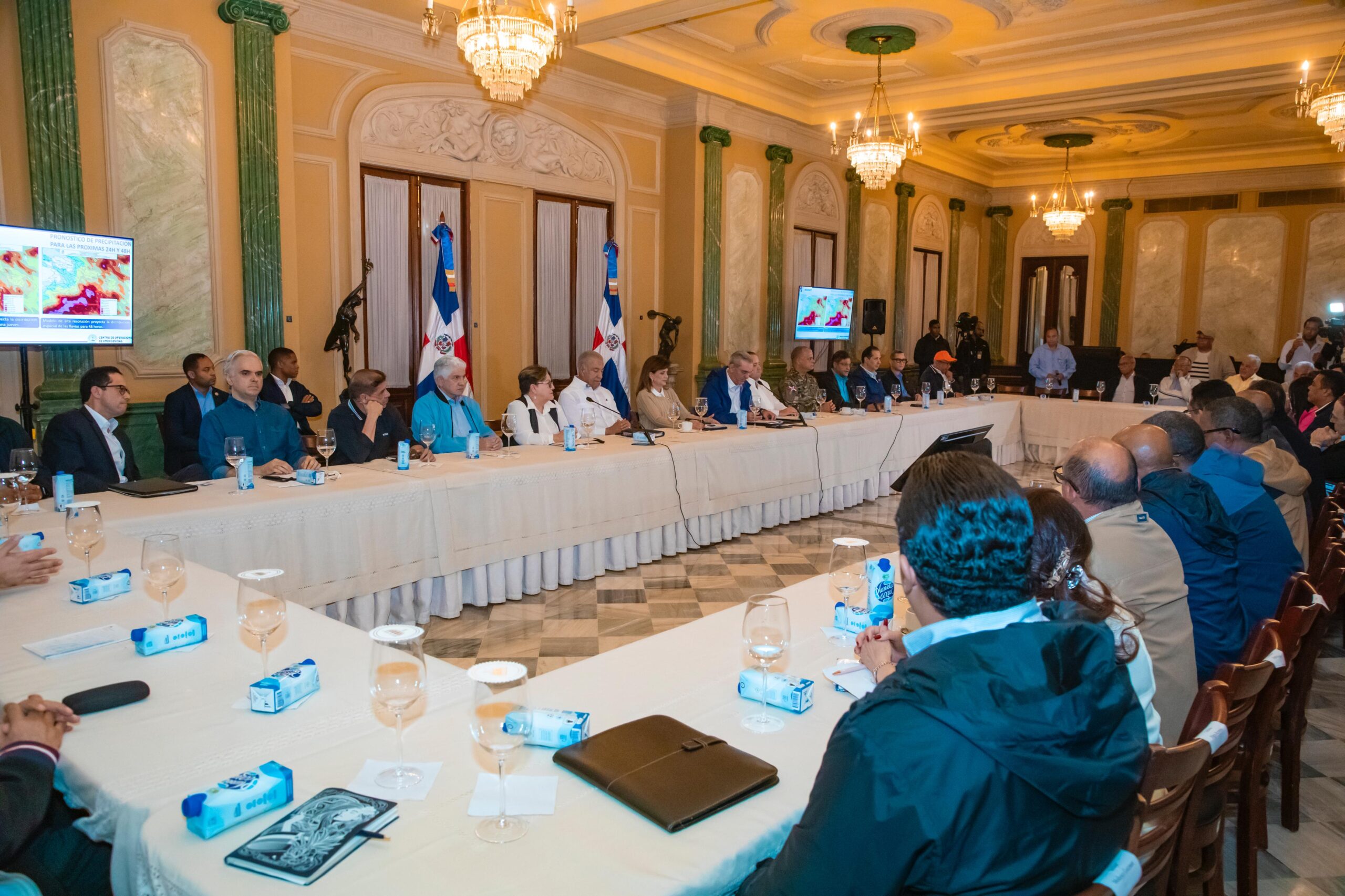Gobierno mantiene medidas de suspensión de labores; incrementan a 12 provincias en alerta roja