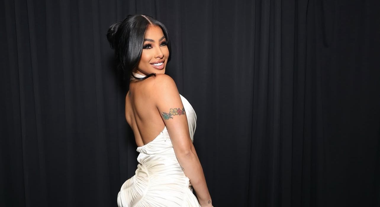 Yailín La Más Viral presenta el premio “Debut del Año” en los Latin Billboard 2025