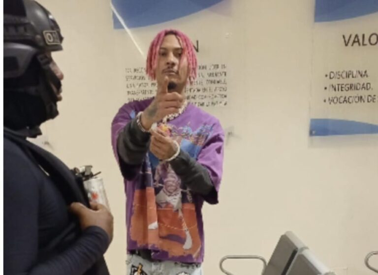 PN detiene al artista urbano “Kiko El Crazy” por alteración del orden público en Los Mina