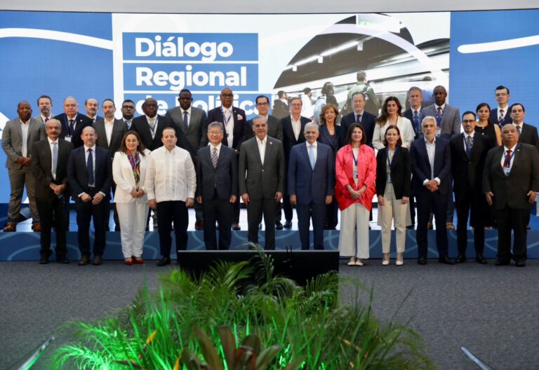 Presidente Abinader posiciona a RD en el centro del debate global sobre transporte sostenible