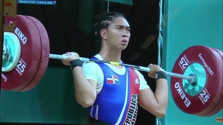 Yudelina Mejía se convirtió en la primera pesista dominicana que gana una medalla de oro en un mundial
