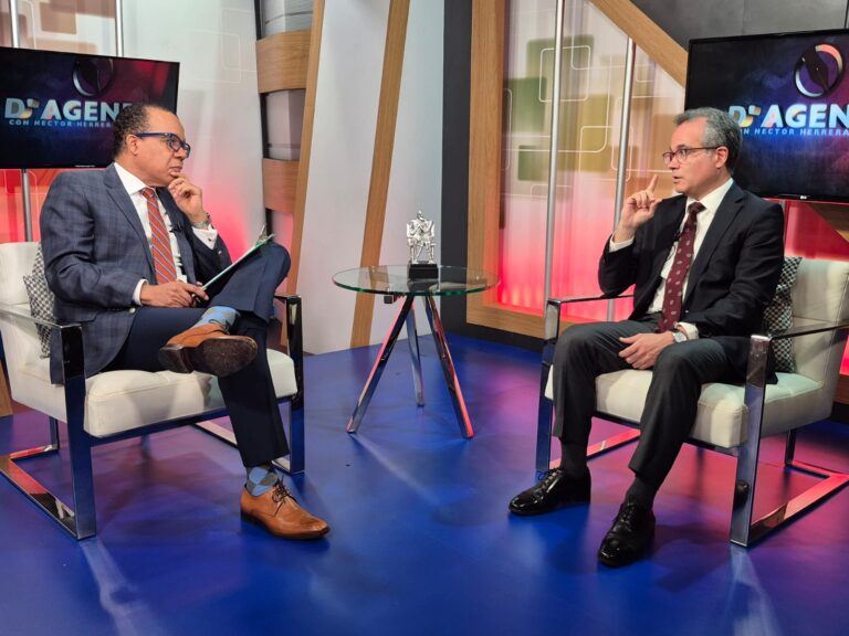 Miguel Collado dice es inmoral endeudarse para gastar ahora y que paguen las próximas generaciones