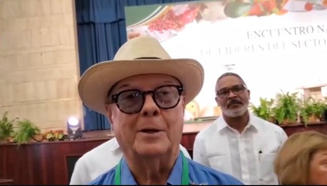 Hipólito Mejía pondera labor del profesional agropecuario y exige mejores remuneraciones