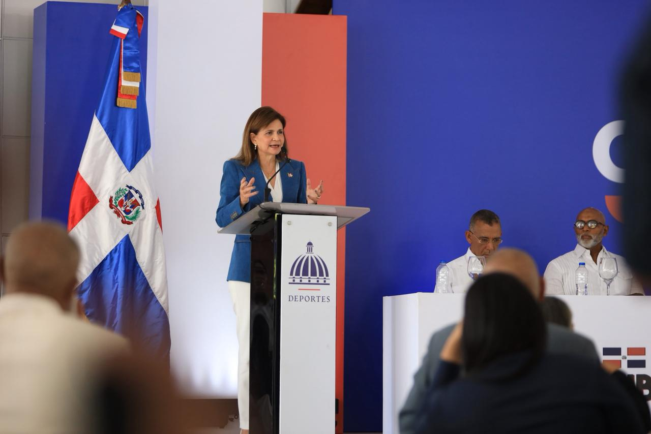 Raquel Peña reafirma apoyo a los clubes deportivos y anuncia inversión de RD$2,000 millones en infraestructura