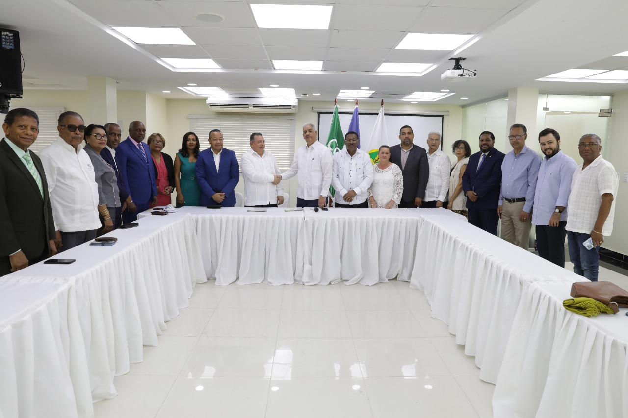 COOPNAMA y MEDICOOP firman acuerdo de cooperación