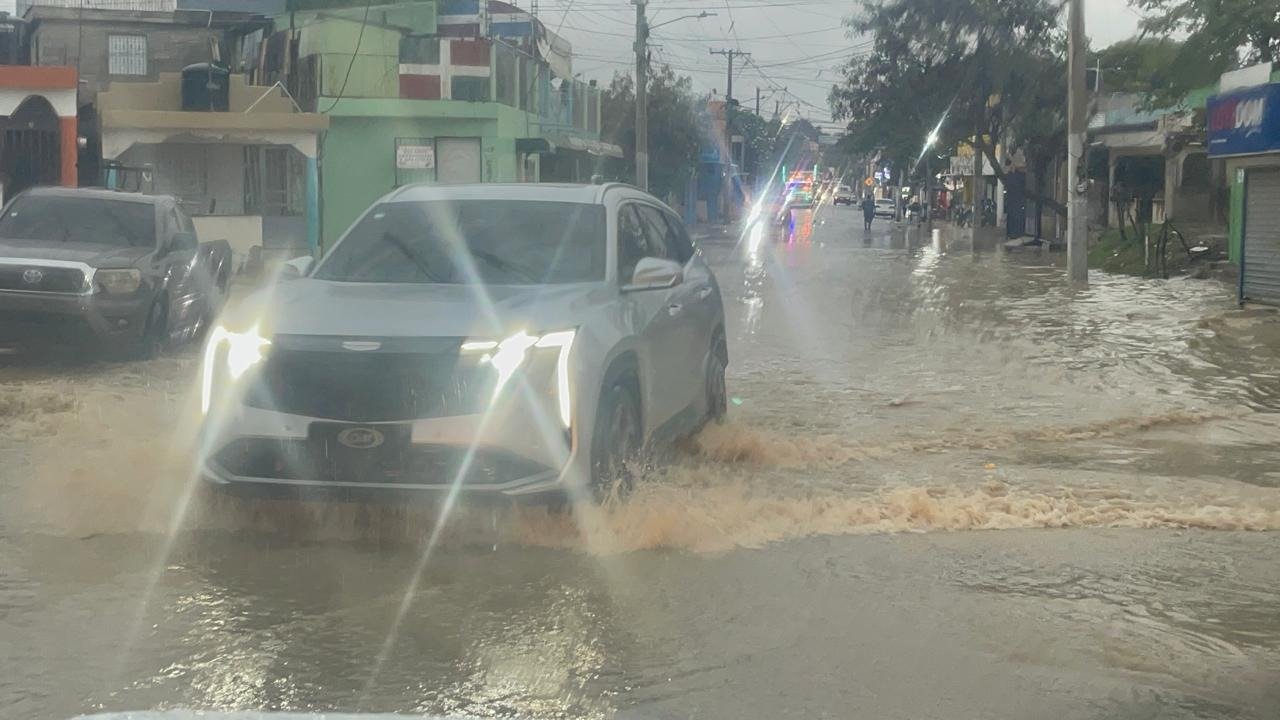 Lluvias provocan inundaciones en localidades del Cibao