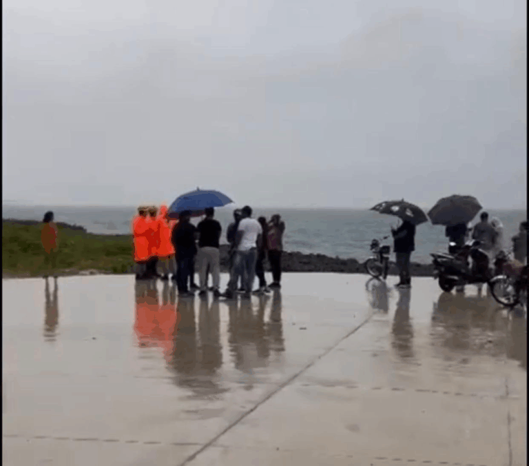 Defensa Civil busca a adolescente desaparecida tras bañarse bajo la lluvia en Los Mameyes