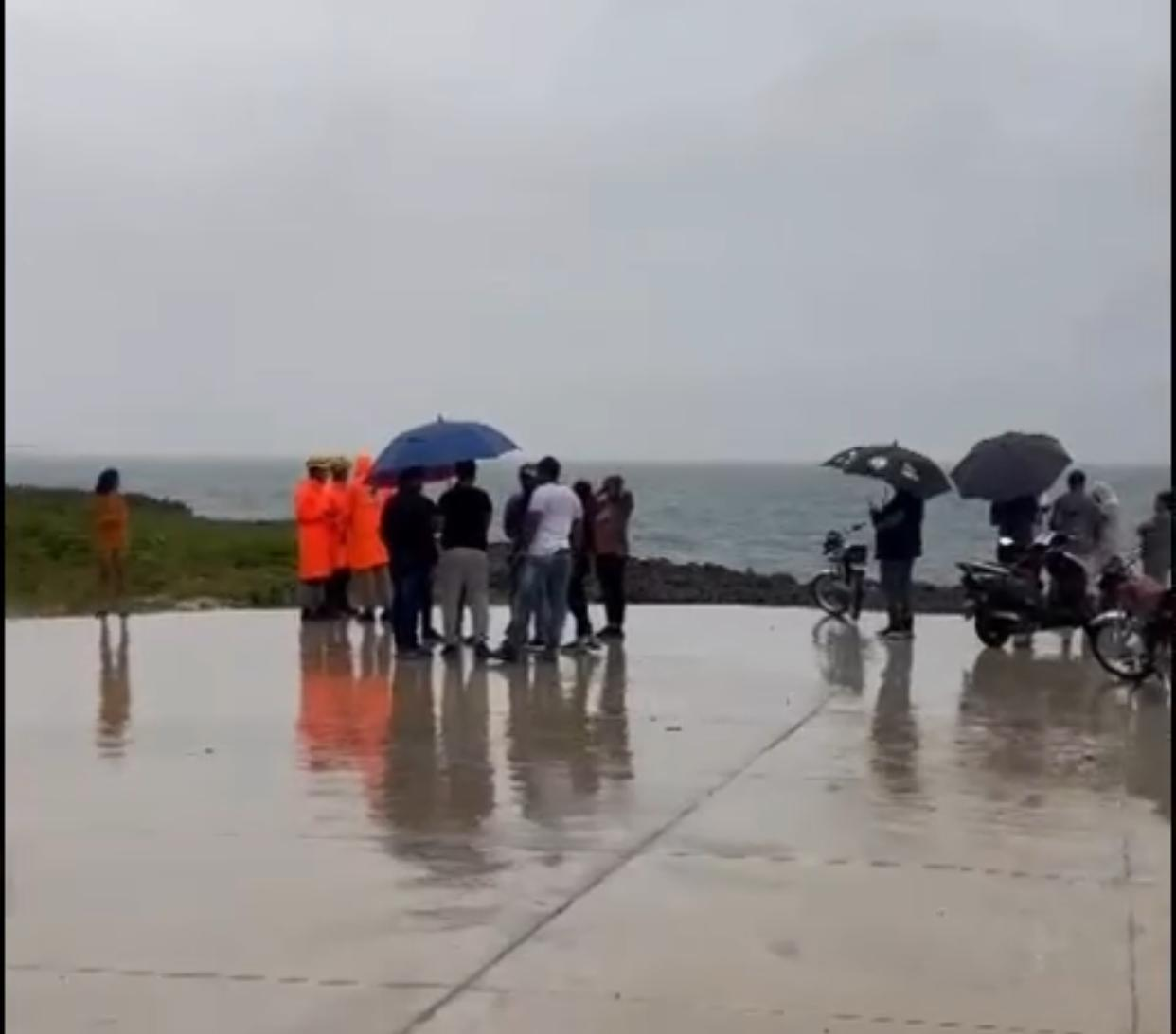 Defensa Civil busca a adolescente desaparecida tras bañarse bajo la lluvia en Los Mameyes