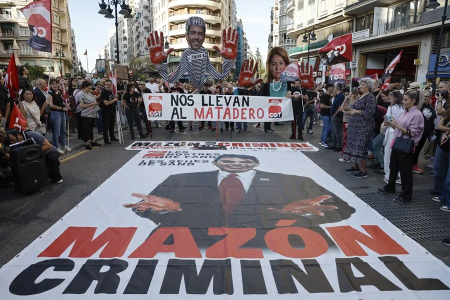 Marcha masiva a un año de la DANA exige la salida inmediata de Mazón