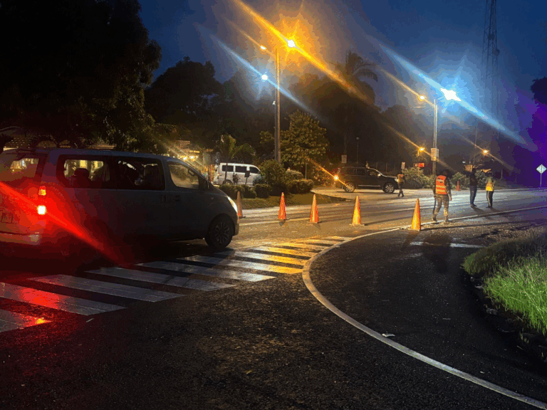 Fuertes lluvias obligan a cerrar tramo de la Autovía de Samaná en Monte Plata