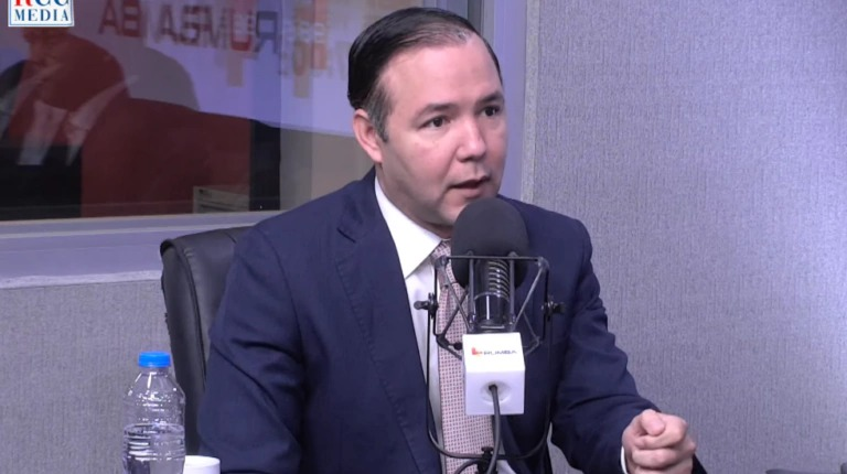 Johnny Pujols plantea revisar el gasto público antes de hablar de reforma fiscal