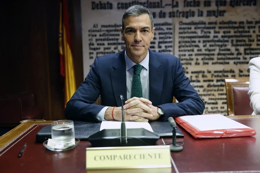 Pedro Sánchez enfrenta tenso interrogatorio en el Senado por supuesta corrupción en su partido