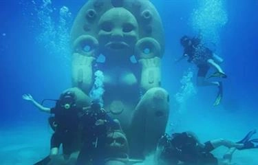 Fundación Maguá advierte que retirar estatua Atabey sería ilegal, dañino para los corales y un descrédito internacional