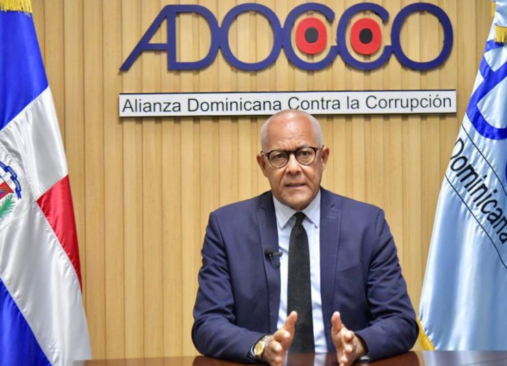 Adocco denuncia irregularidades en el proceso de licitación licencias del Intrant