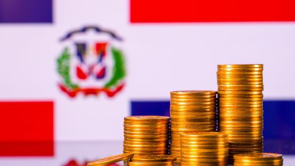 Casi 28 de cada 100 pesos recaudados en impuestos en RD se usarán para pagar intereses de la deuda en 2025