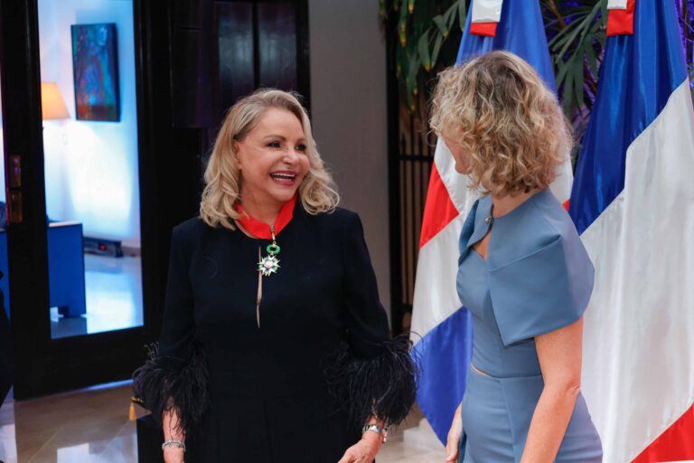 Video | Embajadora dominicana suelta el glamour