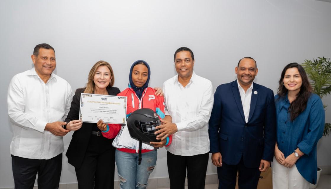 Cervecería impulsa “Delivery Seguro”, un programa pionero en seguridad vial para repartidores dominicanos