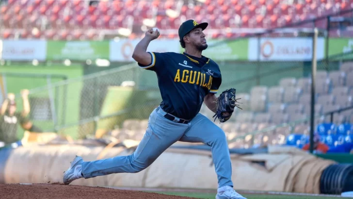 Abdiel Mendoza lanzó cinco entradas sin permitir hits en la victoria de las Águilas Cibaeñas sobre los Leones del Escogido
