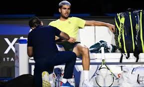 El español Carlos Alcaraz se retiró de la Copa Davis debido a una lesión en el tendón de la corva