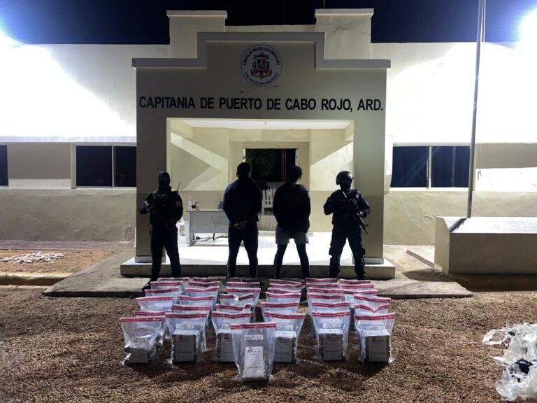 Incautan 171 paquetes de cocaína en Pedernales